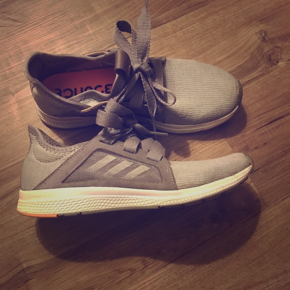 💕Adidas edge lux size 7.5💕